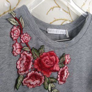 POTTER'S POT GRAY EMBROIDERED SZ: SMALL TEE